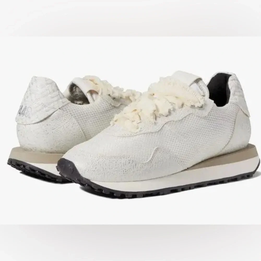 NIB P448 Cancun Sneaker